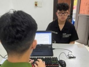 An ninh - Xã hội - Dùng ô tấn công tài xế taxi, định cướp tài sản