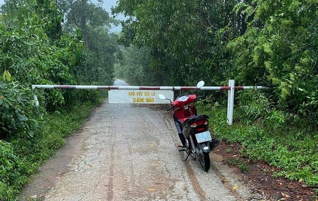 Thừa Thiên-Huế cảnh báo nguy cơ sạt lở đất và lũ quét do áp thấp nhiệt đới mạnh lên thành bão