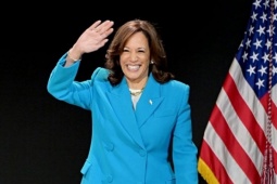 Thời trang tranh cử của bà Kamala Harris