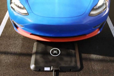 Lần đầu tiên Tesla tung công nghệ sạc không dây