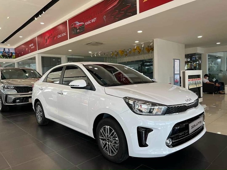 Giá xe KIA Soluto tháng 9/2024, lăn bánh giảm 50% lệ phí trước bạ - 2