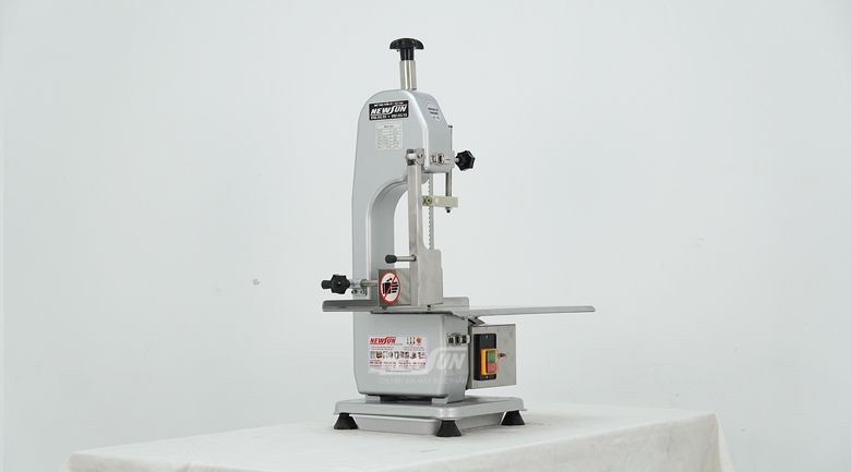 Máy cưa xương J130 nhỏ nhất trong các dòng máy cưa xương công nghiệp