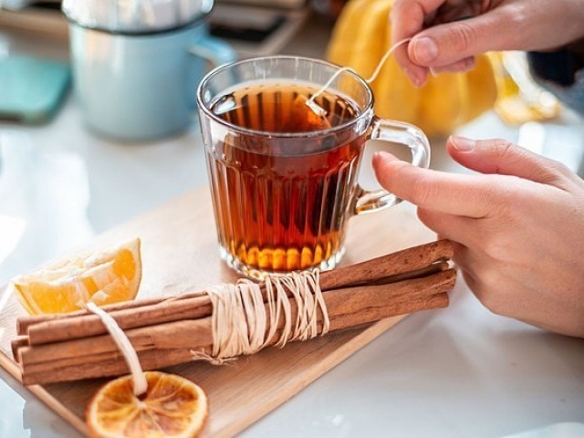 4 loại trà uống buổi tối giúp ngủ ngon, giảm mỡ bụng