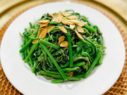 Ẩm thực - Đừng chỉ ăn quả, lá của cây này mọc um tùm đầy bờ rào ví như "nhân sâm người nghèo"