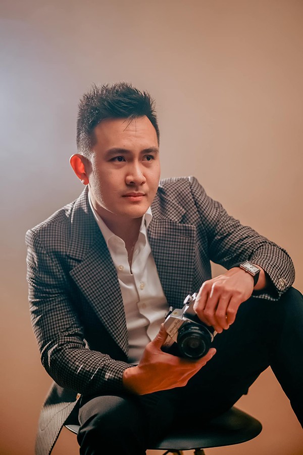 Võ Thành Vinh luôn mong muốn cha ruột sang Mỹ đoàn tụ với gia đình. Tuy nhiên, NSƯT Hoài Linh vẫn muốn sinh sống và làm việc ở tại Việt Nam.