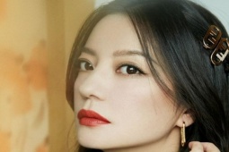 'Én nhỏ' Triệu Vy tuổi U50 ít xuất hiện trước khán giả nhưng vẫn gây thương nhớ bởi làn da trẻ đẹp