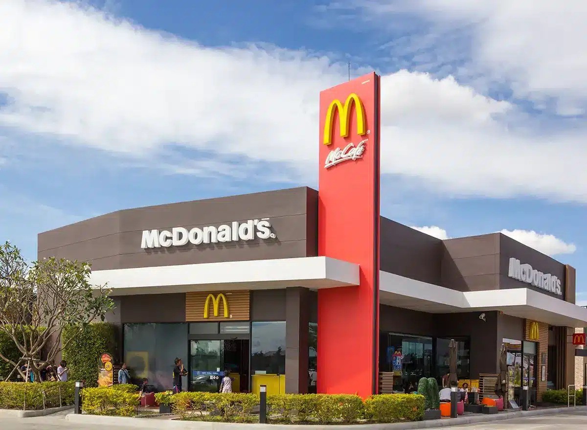 Hiện McDonald's nằm trong top 10 công ty sở hữu bất động sản lớn nhất thế giới tính theo tổng tài sản.