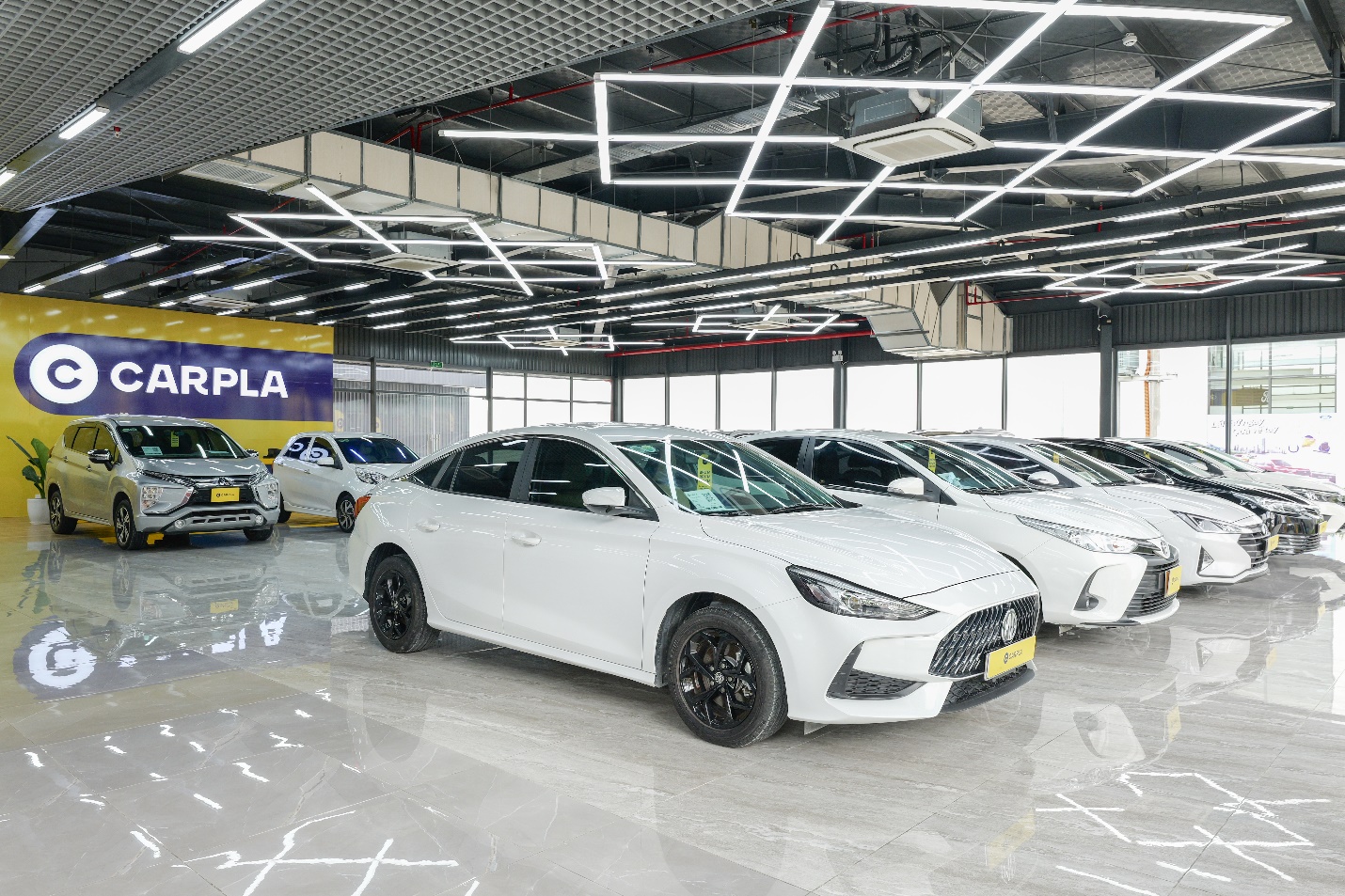 Showroom Carpla, nơi khách hàng có thể lựa chọn chiếc xe ưng ý.