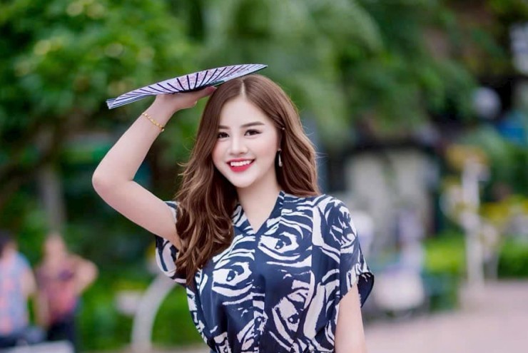 Giang Ly “Nàng dâu oder” từng khóc cạn nước mắt khi bị mẹ bỏ rơi