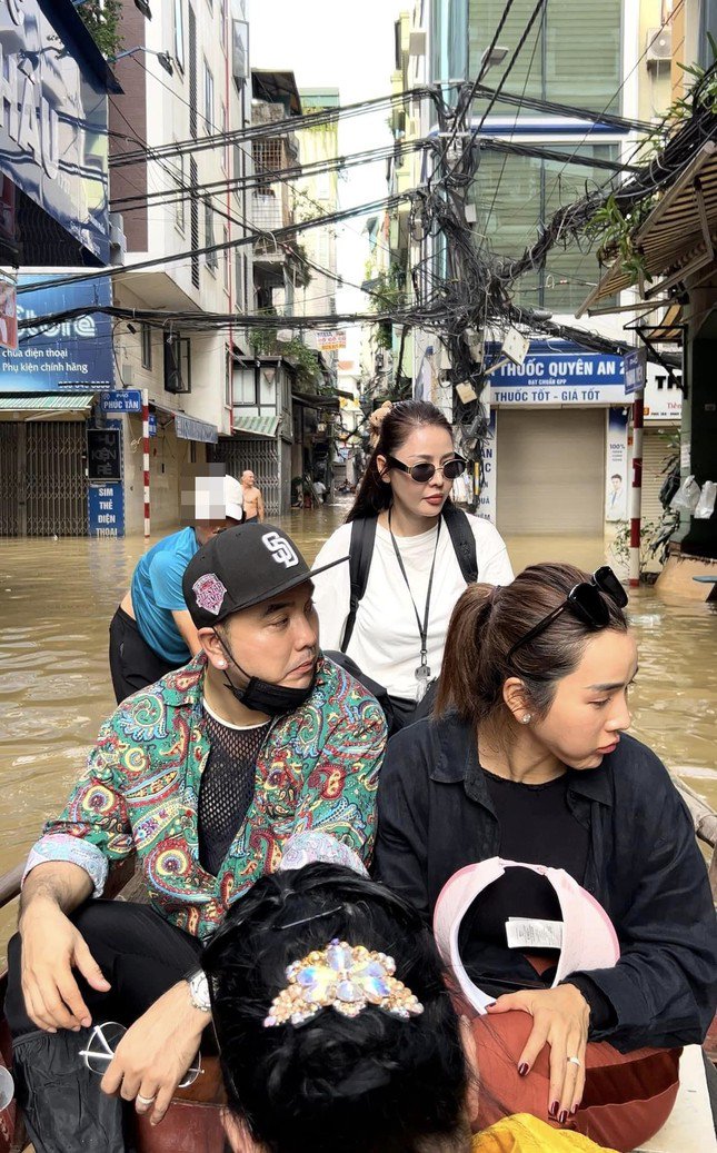 Quế Vân than thở "chẳng còn gì" sau ồn ào "làm từ thiện ở khu nhà giàu" - 2