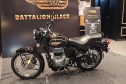 Xế nổ Royal Enfield Bullet 350 ra bản “Tiểu đoàn Đen”, giá nhỉnh 51 triệu đồng