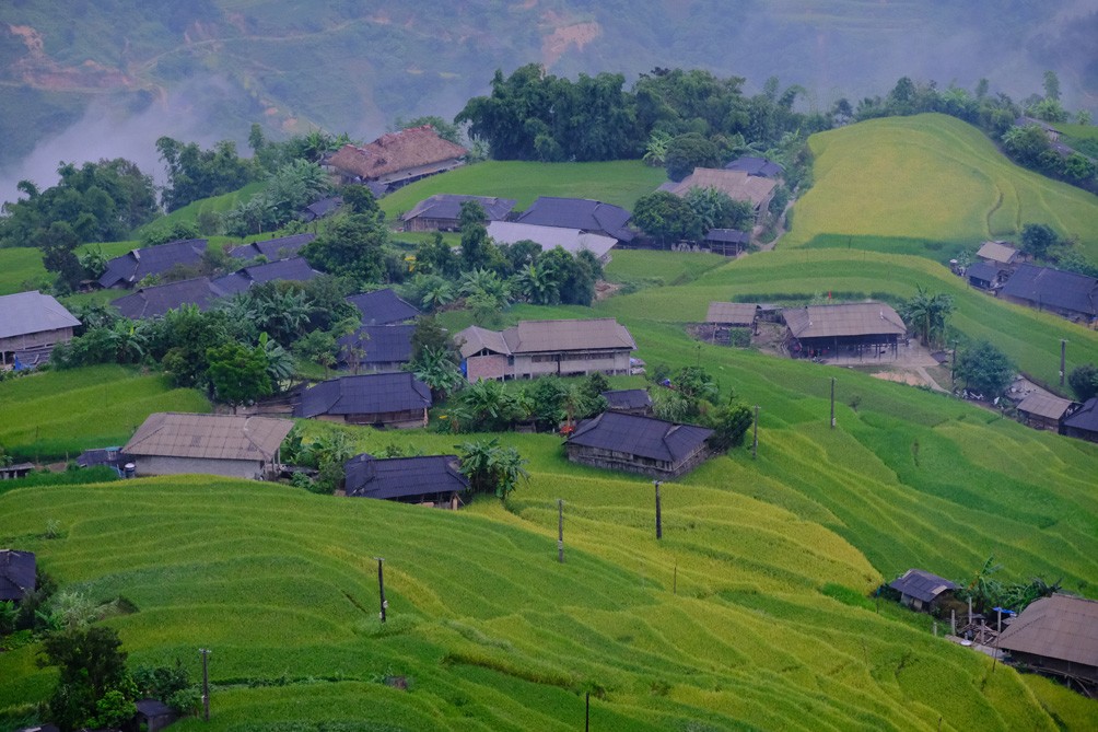 Người dân nơi đây đã biến những ngọn đồi khô cằn thành mảnh đất trù phú