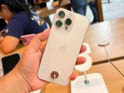 Thị trường - Tiêu dùng - Ngày đầu tiên mở bán iPhone 16: Màu mới “cháy hàng”, hàng xách tay có giá gấp đôi