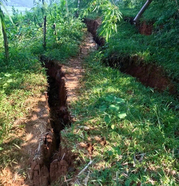 Thảm họa thiên tai tại Hòa Bình: Vết nứt, sụt lún đe dọa hàng trăm hộ dân