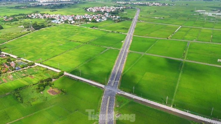 Đường trục phát triển kinh tế huyện Thanh Oai được UBND thành phố Hà Nội phê duyệt dự án đầu tư xây dựng đường trục phát triển kinh tế huyện Thanh Oai.