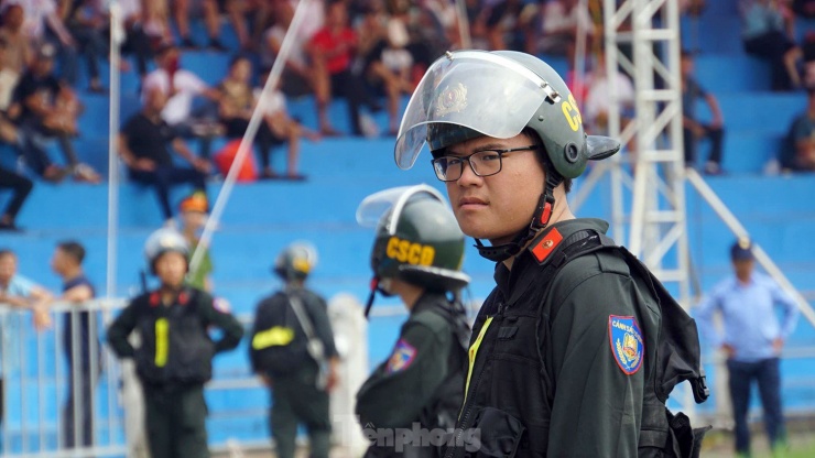 Để đảm bảo an ninh trật tự lễ hội, UBND quận Đồ Sơn huy động khoảng 500 cán bộ, chiến sĩ thiết lập nhiều vòng bảo vệ, đảm bảo trật tự an ninh.