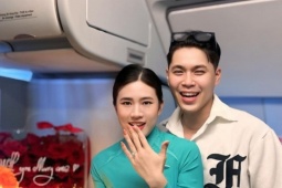 Bạn trẻ - Cuộc sống - Chàng trai Quảng Nam cầu hôn bạn gái tiếp viên hàng không ở độ cao 10.000m