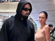 Thời trang - Vợ Kanye West mặc đồ 'như đi ngủ' khi shopping ở Tokyo