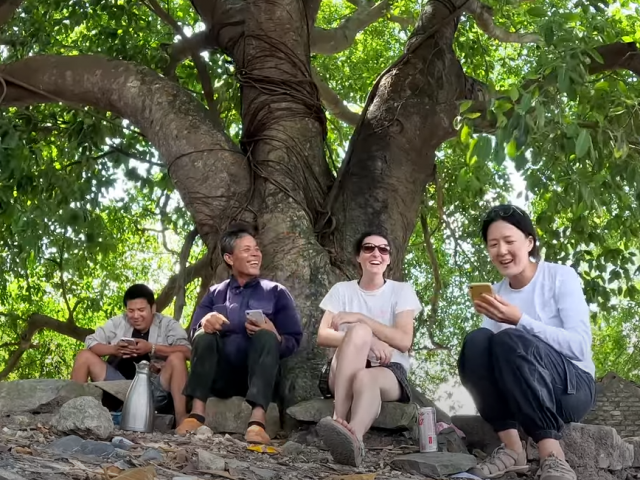 Gặp nạn ở Ninh Bình, khách Hàn nghẹn ngào trước hành động của người địa phương