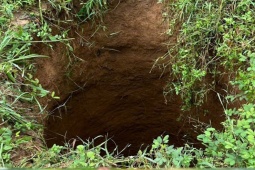 Tin tức trong ngày - Quảng Bình: Bất ngờ xuất hiện 2 "hố tử thần" sau tiếng nổ lớn dưới lòng đất