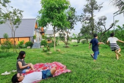 Bạn trẻ - Cuộc sống - Gia đình Hà Nội 'tậu' 1.500m2 đất, làm nhà vườn đẹp mê ở ngoại ô