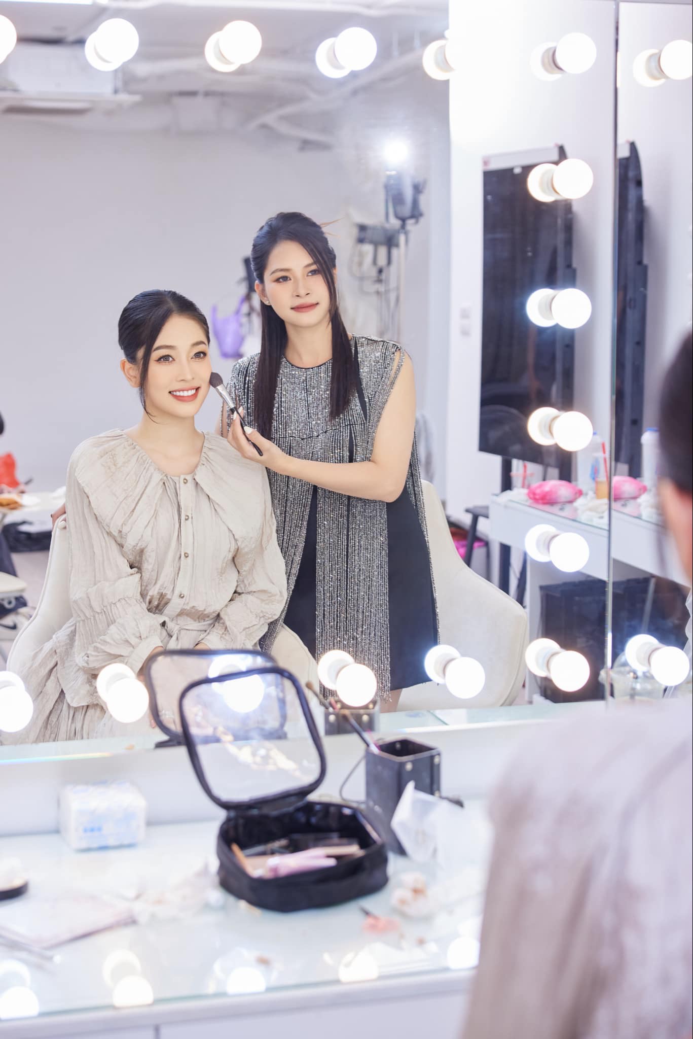 Chuyên gia make up Mi Nguyễn: “Tôi từng rất sợ Huyền Lizzie” - 3