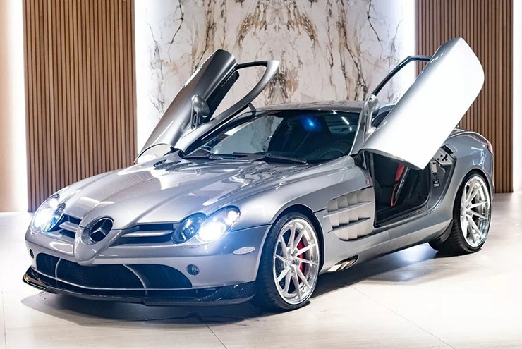 "Mũi tên bạc" Mercedes-Benz SLR 722 của siêu sao bóng rổ Jordan lên sàn đấu giá - 1