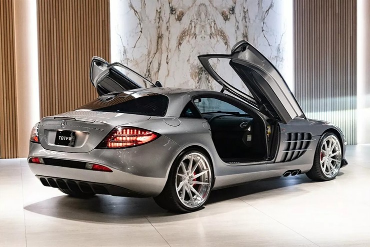 "Mũi tên bạc" Mercedes-Benz SLR 722 của siêu sao bóng rổ Jordan lên sàn đấu giá - 5