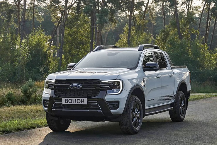 Xe bán tải Ford Ranger phiên bản PHEV lộ diện - 3