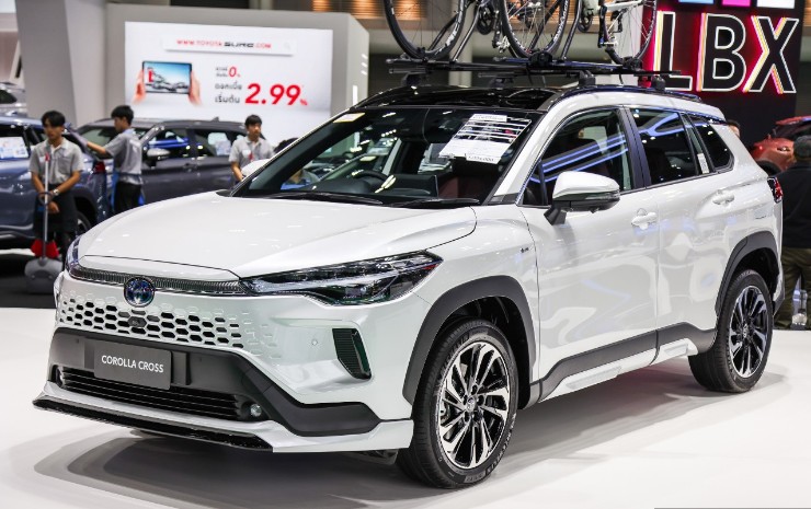 Toyota Corolla Cross hybrid 2024 vẫn sở hữu nhiều trang bị hiện đại hơn.