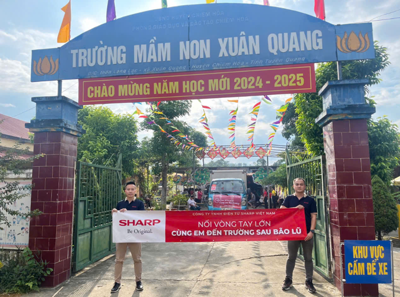 Ngày 21/9/2024, Sharp đến trao quà cho các em học sinh tại trường Mầm Non Xuân Quang, tỉnh Tuyên Quang.