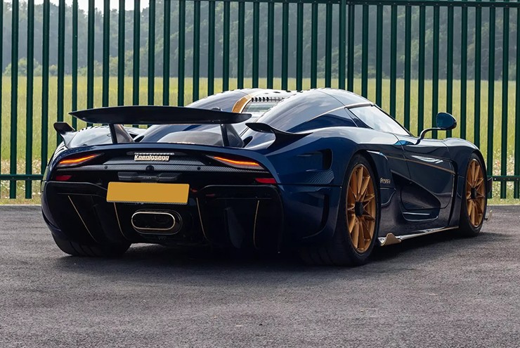 Siêu phẩm hơn 188 tỷ đồng Koenigsegg Regera tay lái nghịch cực hiếm lên sàn đấu giá