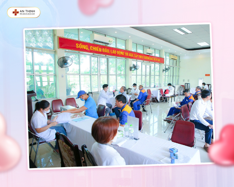 Hết mình khám bệnh cho cán bộ nhân viên doanh nghiệp