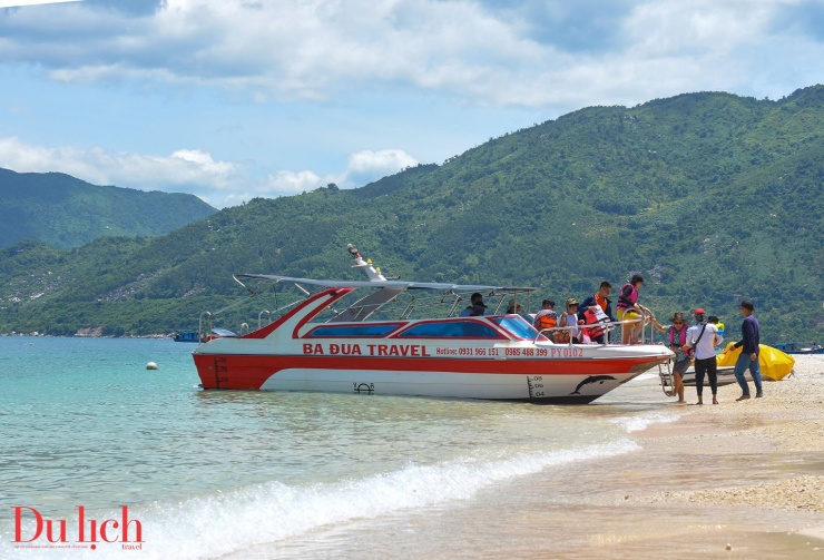 Hòn đảo khủng long độc đáo ở vùng biển giáp ranh Phú Yên- Khánh Hòa