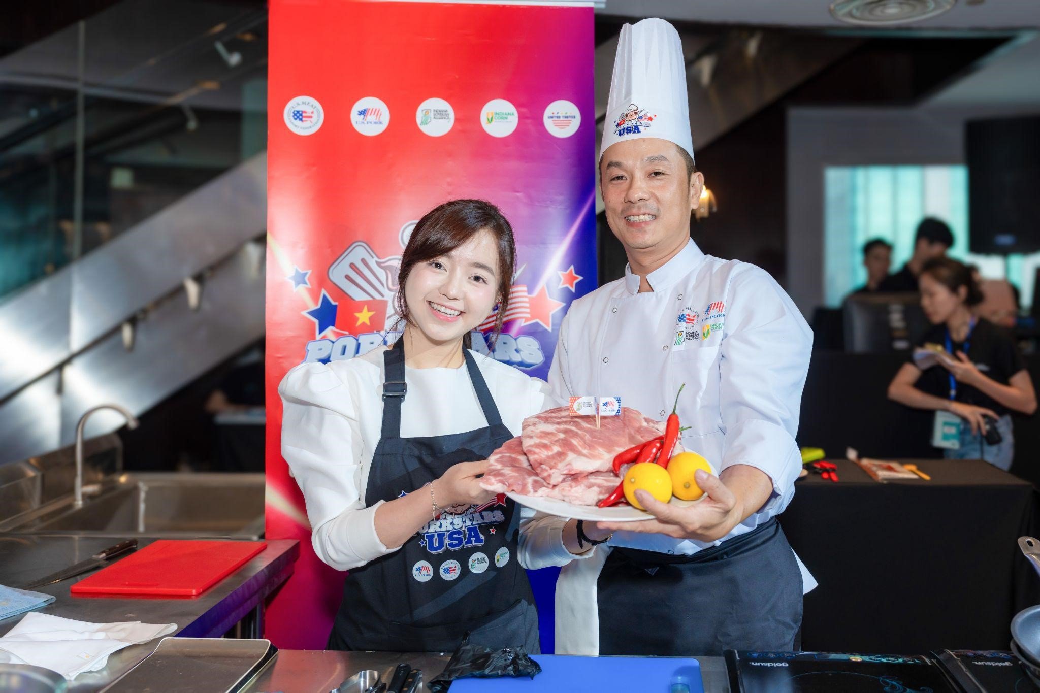 Masterchef Đinh Sơn Trúc cùng KOL Ngân Hà thuộc đội Miền Trung (Ảnh: U.S. Meats Vietnam)