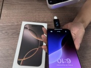 Thị trường - Tiêu dùng - iPhone 16 Pro Max vàng sa mạc “cháy” hàng, cửa hàng “ép” khách mua thêm gói bảo hành