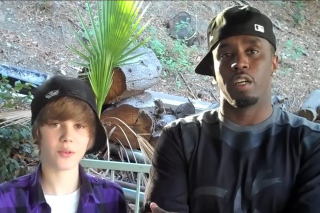 Diddy (phải) thời điểm thông báo đưa Justin Bieber đến bữa tiệc kín kéo dài 48h đồng hồ.