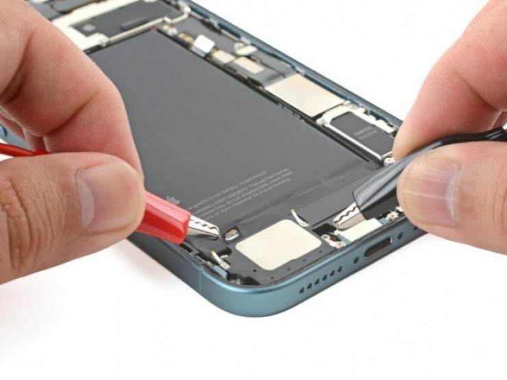 HOT: Thay pin iPhone 16 siêu tốc với 90 giây