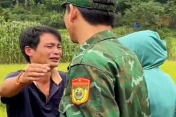 Giọt nước mắt người cha mất 3 con nhỏ ở Làng Nủ ngày chia tay bộ đội