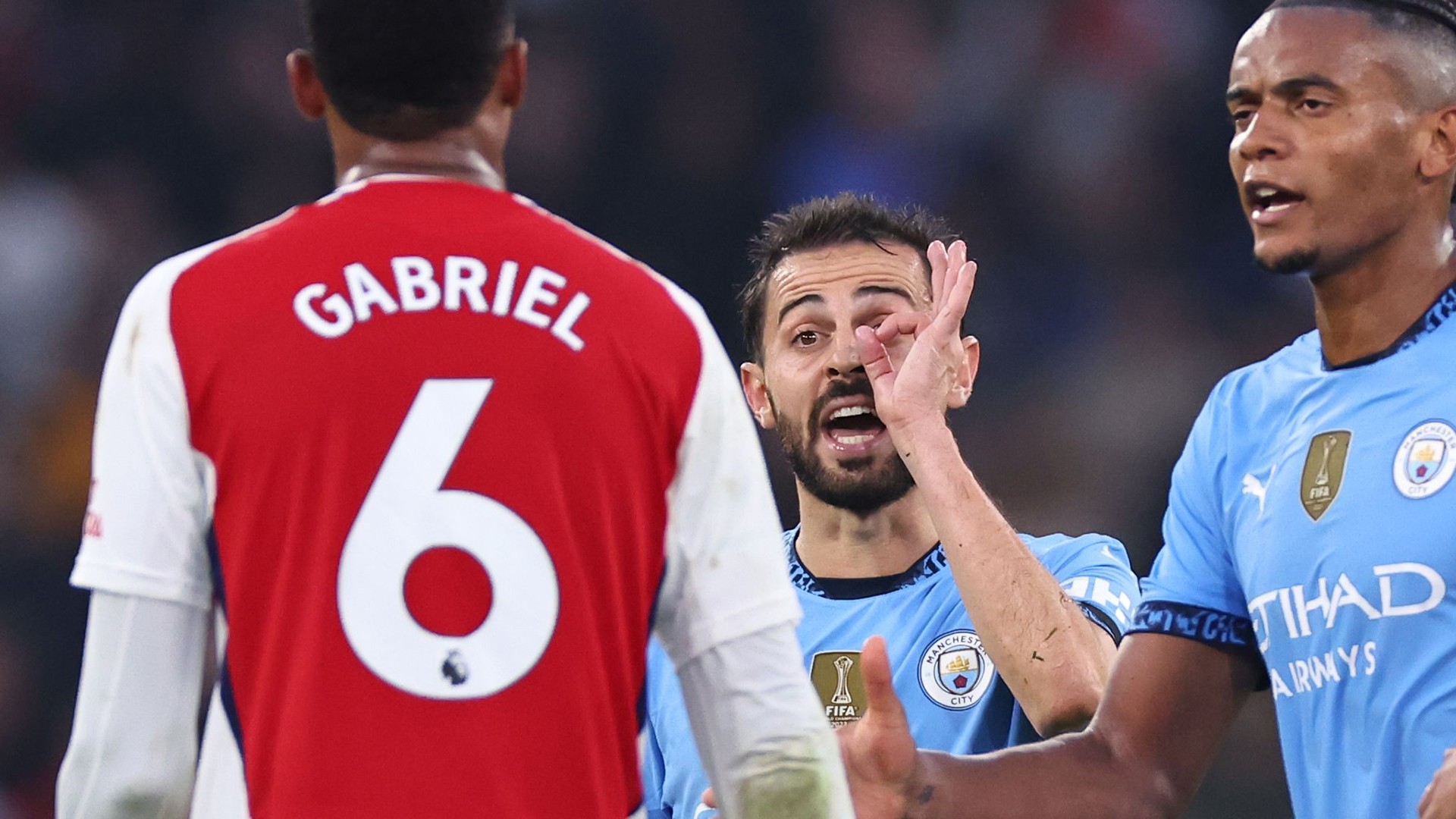 Bernardo Silva mỉa mai lối chơi 