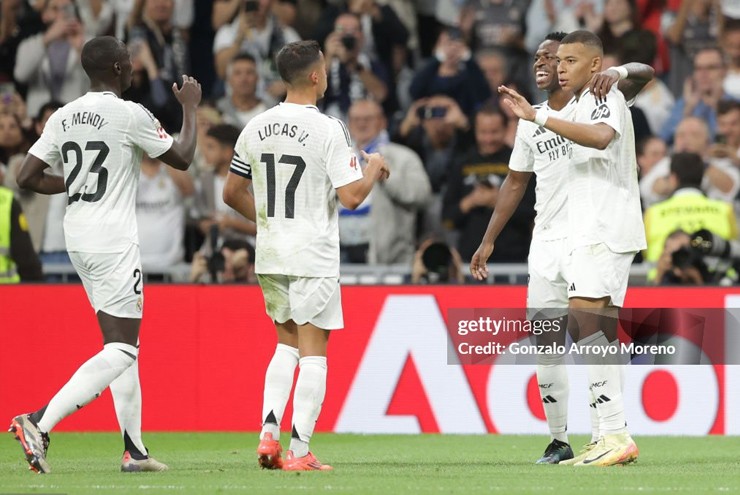 Video bóng đá Real Madrid - Alaves: Mbappe lập công, cuối trận run rẩy (La  Liga)