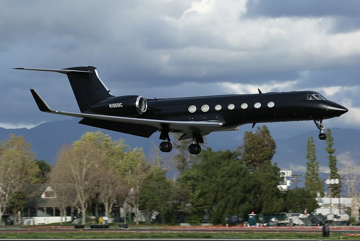 Diddy được cho là đã sắm cho mình một chiếc chuyên cơ cá nhân&nbsp;Gulfstream G550 có tên LoveAir.
