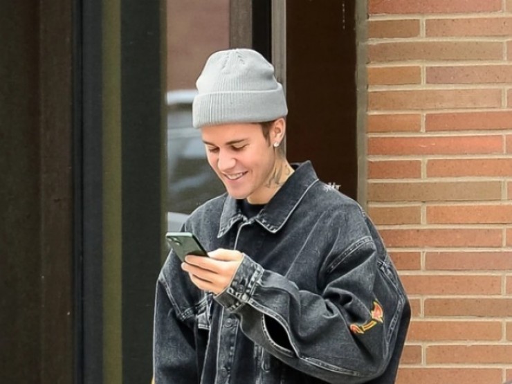 Lý do nào khiến Justin Bieber không thường xuyên sử dụng smartphone?