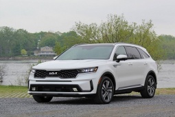 Giá xe KIA Sorento lăn bánh tháng 9/2024, giảm 50% lệ phí trước bạ
