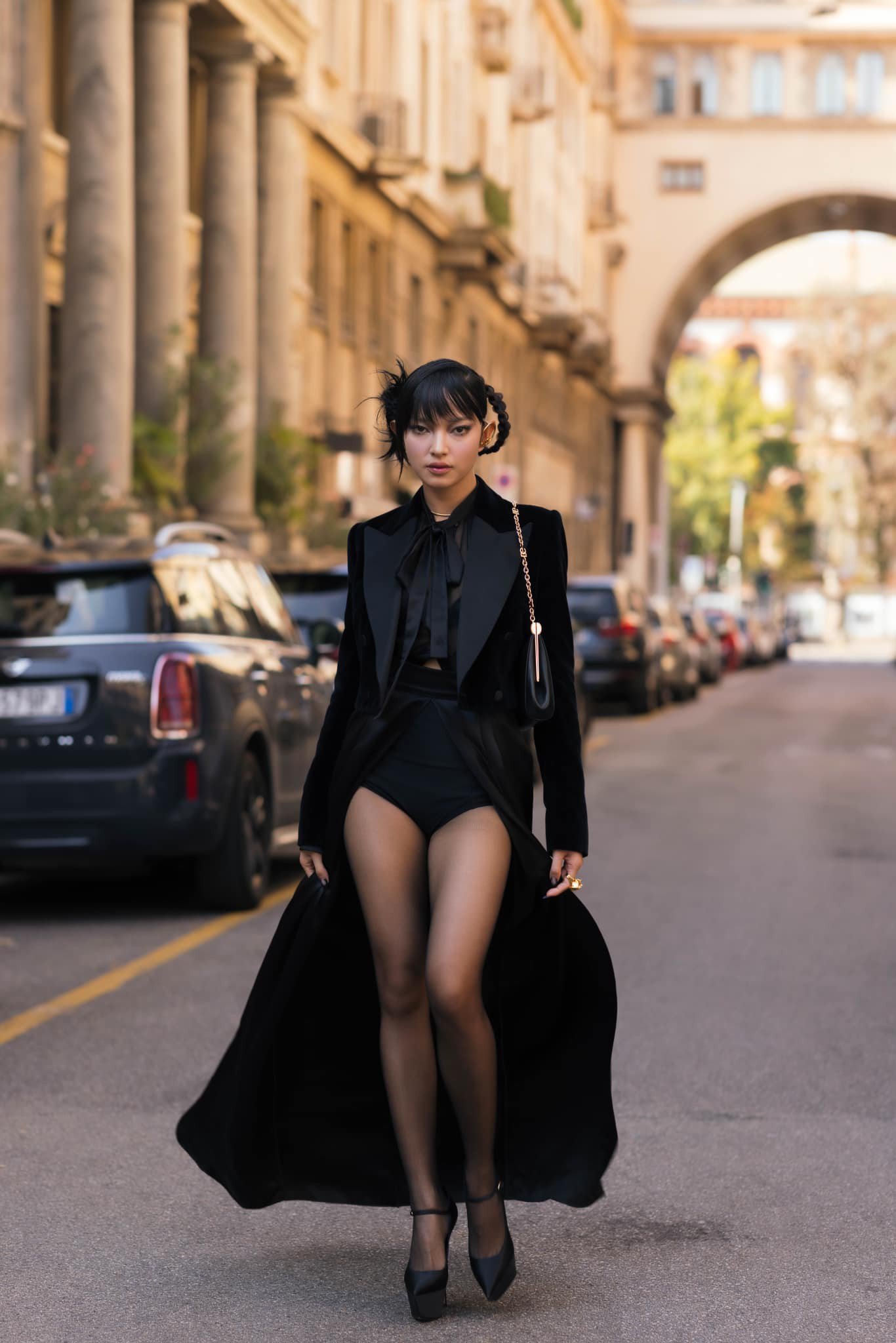 Loạt tạo hình cá tính của Châu Bùi tại Milan Fashion Week