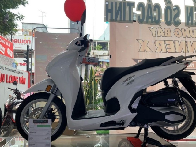 Giá vàng tăng mạnh, một cây vàng có đủ mua xe máy Honda SH?