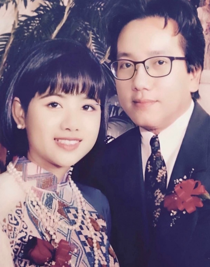 Vợ chồng Elvis Phương khi còn trẻ. Theo ca sĩ, tuy lớn tuổi nhưng ông còn đầy đam mê, nhiệt huyết, có nhiều dự án, kế hoạch cần thực hiện.