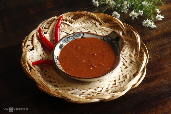 Vì sao cho mẻ, khế chua vào thịt chưng mắm tép? - 2