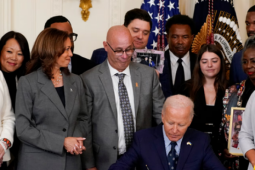 Ông Biden ký sắc lệnh quan trọng về phòng chống xả súng tại Mỹ