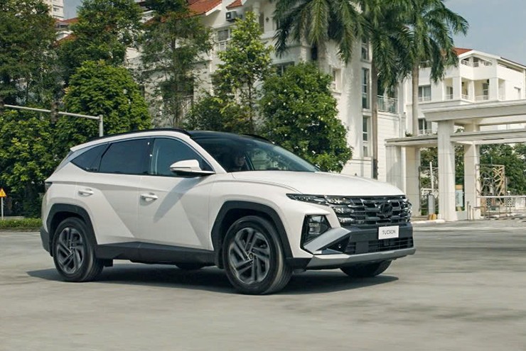 Hyundai Tucson 2024 lộ diện “không che” trên đường phố Việt - 4